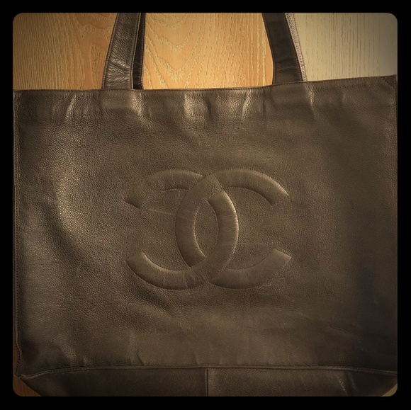 🔥VINTAGE Chanel authentic tote🔥 - Picture 1 of 16